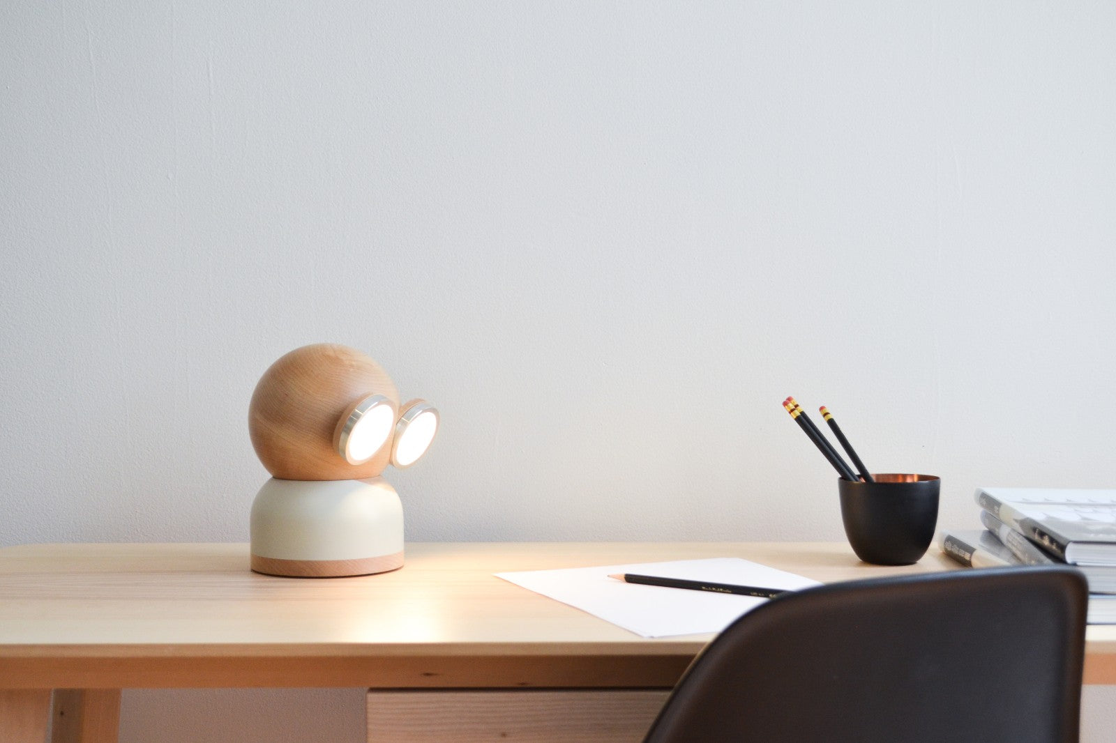 Designnest® GoggleLamp |Mr Watt| Επιτραπέζιο Φωτιστικό από ξύλο σφενδάμου και αλουμίνιο με ρύθμιση φωτεινότητας αφής (grey/blue/wood)