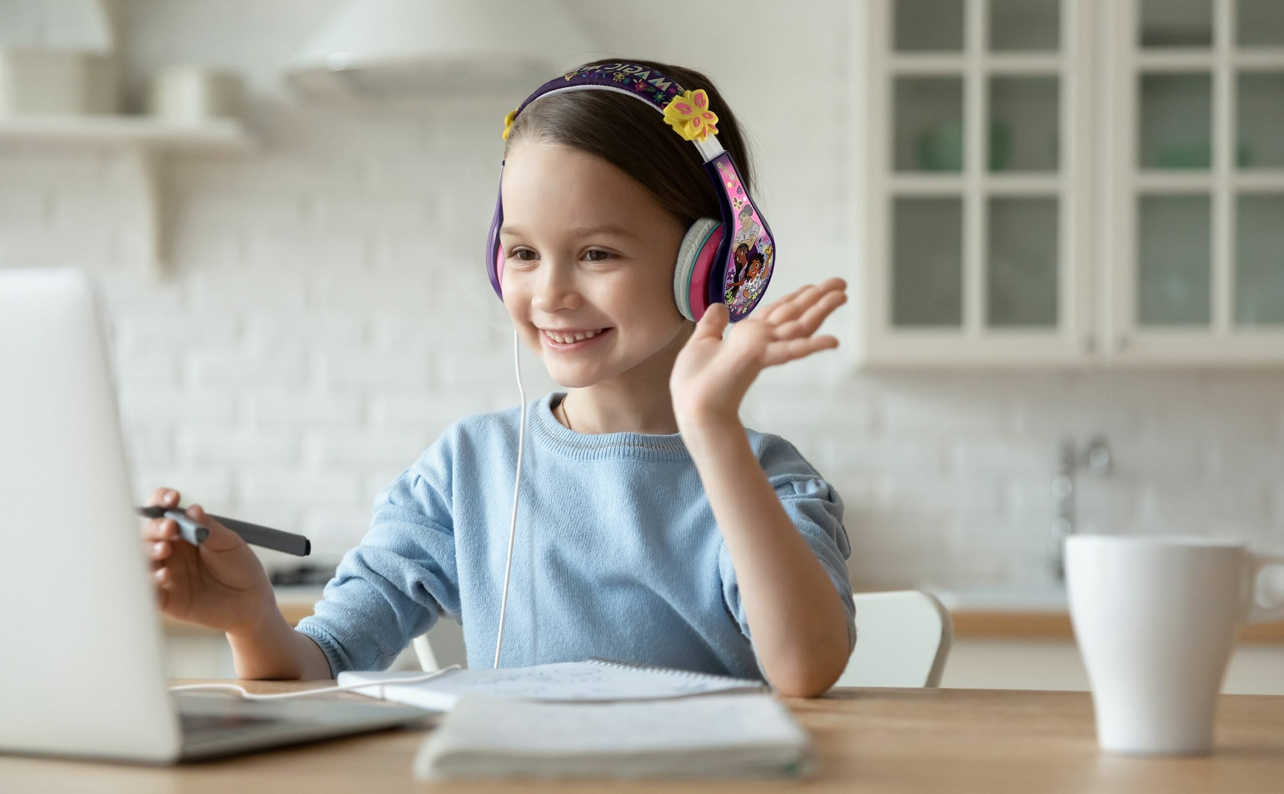 eKids Encanto Ενσύρματα Ακουστικά με ασφαλή μέγιστη ένταση ήχου για παιδιά και εφήβους (EN-140) (Μωβ/Λευκό/Ροζ)